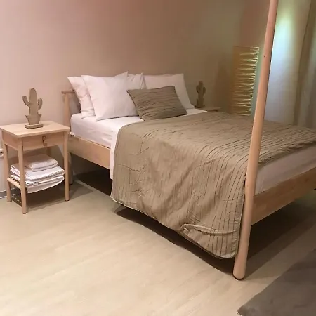 Aerides Luxury Apartamento *
