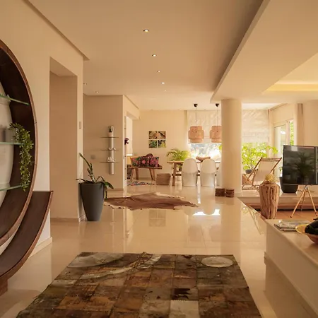 Aerides Luxury