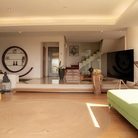 Aerides Luxury *