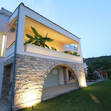 Aerides Luxury * PalaiónTsiflíkion